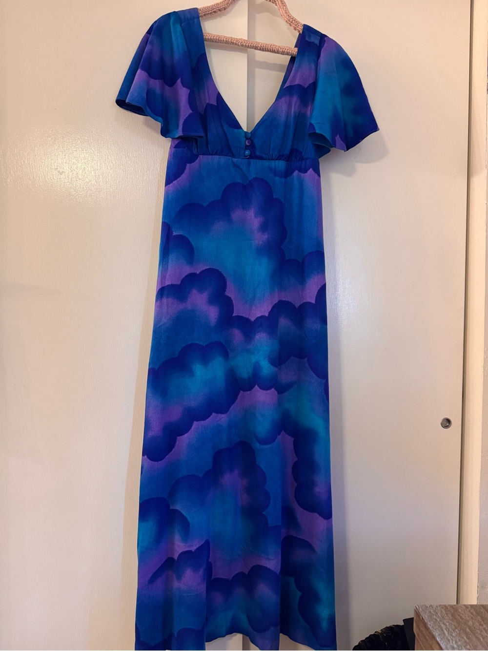 Beautiful vintage blue sky’s Hawaiian dress